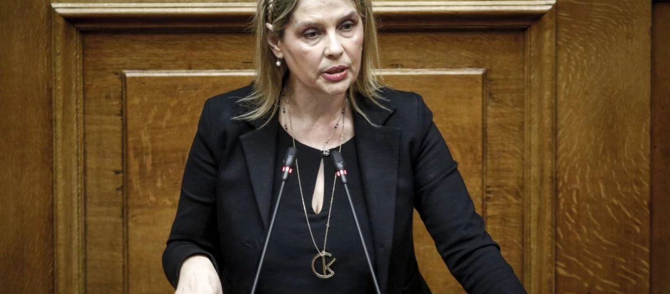 Κ. Παπακώστα: «Πρωτόγνωρη η στάση Μητσοτάκη - Χρησιμοποιεί την ιδιότητά του για να κάνει την 'δουλειά' του»